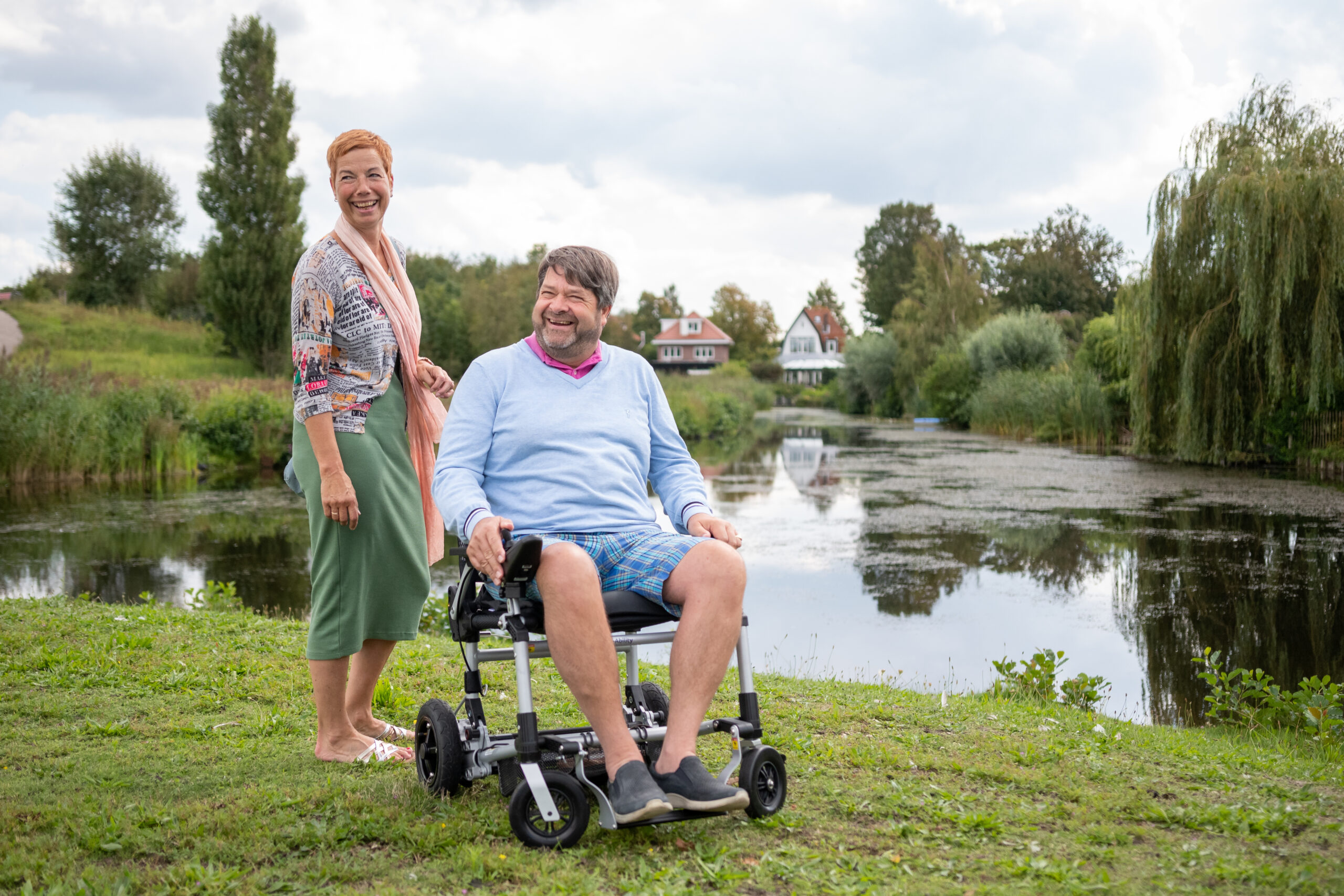 Opvouwbare elektrische rolstoel huren