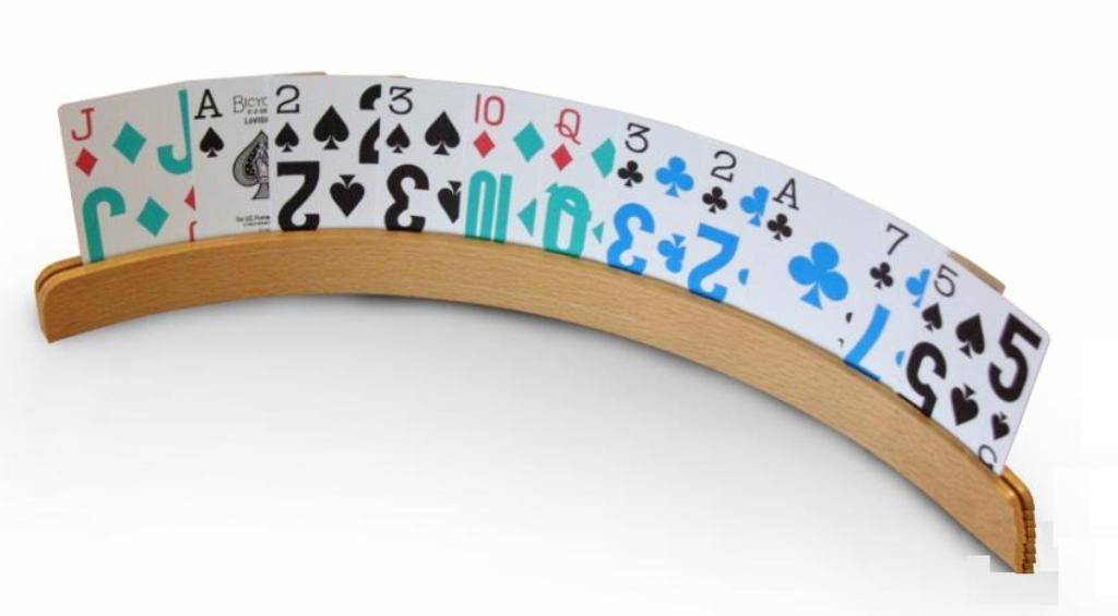 kaarthouder met grote speelkaarten