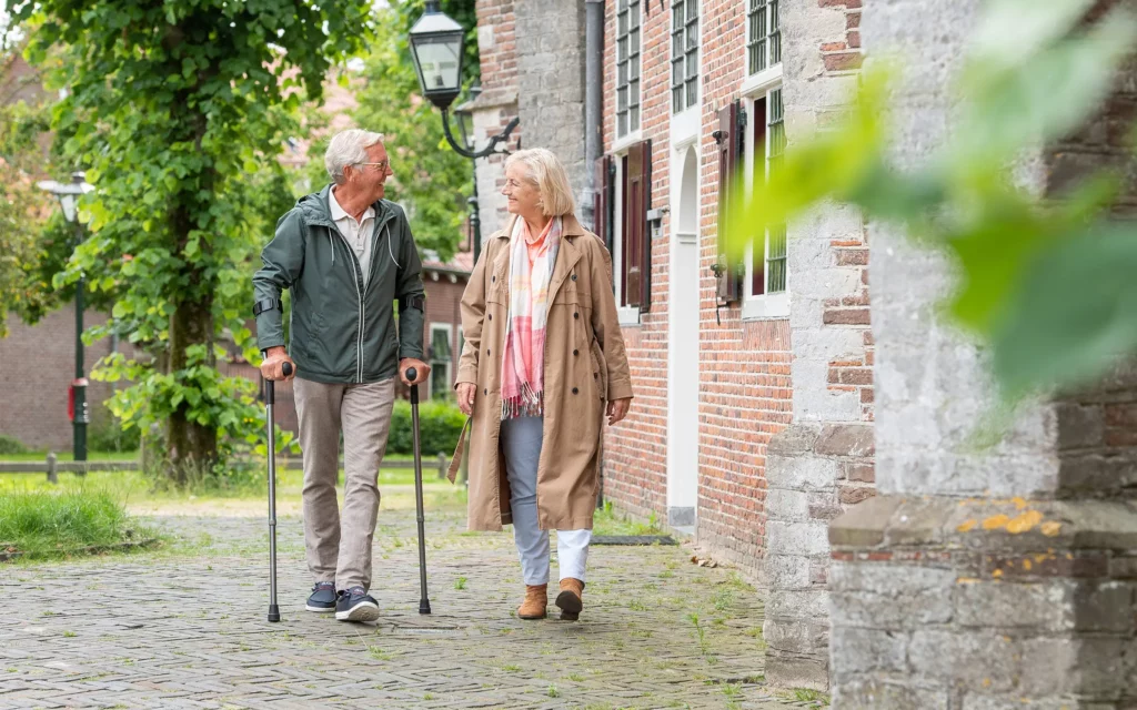 elleboogkrukken in gebruik
